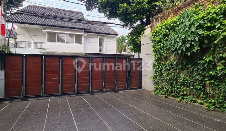 Rumah Mewah 2 Lantai Di Lokasi Premium Kemang, Jakarta Selatan Rumah Mewah 2 Lantai Di Lokasi Premium Kemang, Jakarta Selatan