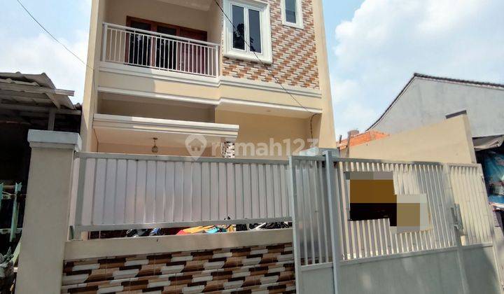 RUMAH BAGUS 2 LANTAI DI KOMPLEKS SUMUR BATU, JAKARTA PUSAT 2