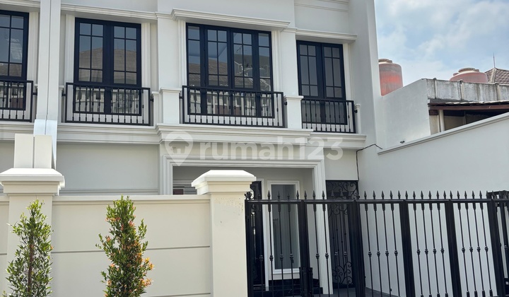 Rumah American Classic 2 Lantai di Cempaka Putih, Jakarta Pusat 2