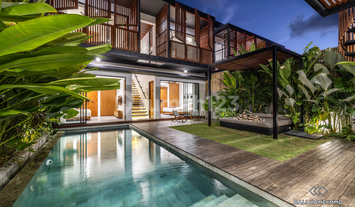 Modern 4-Bedroom Villa for Investment Near Batu Bolong Beach - Rf2232a