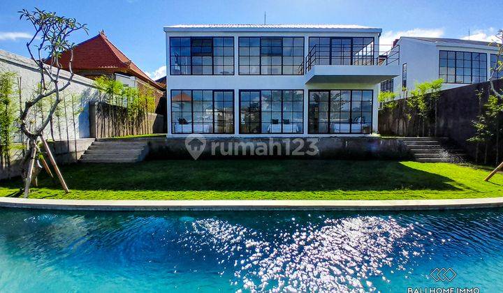 For Sale 4 Bedroom Family Villa for Rent with Spacious Garden in Padonan Canggu Rf3534 1