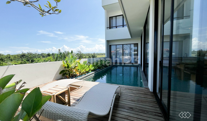 DIJUAL VILLA 3 KAMAR TIDUR BARU DENGAN PEMANDANGAN SAWAH DI TEPI PANTAI CEMAGI  - RF7006