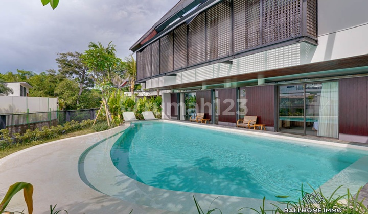 Dijual Vila Modern Baru 5 Kamar di Batu Mejan Canggu - Rf5186c