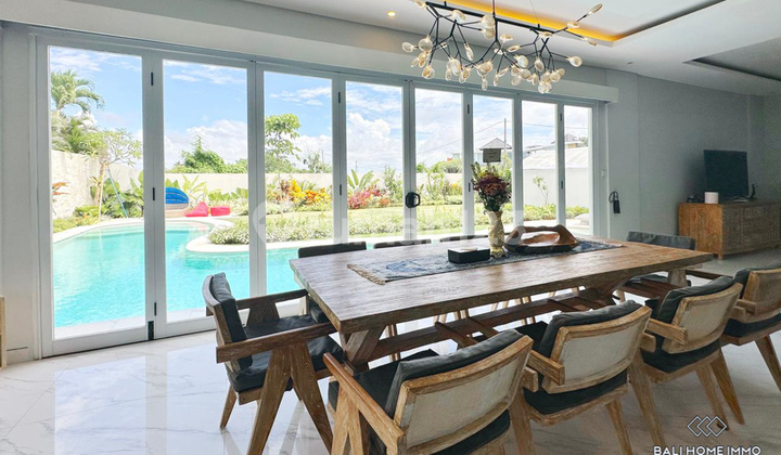 DIJUAL VILLA 5 KAMAR TIDUR DENGAN PEMANDANGAN TAMAN DAN LAUT DEKAT PANTAI CEMAGI - RF440 2