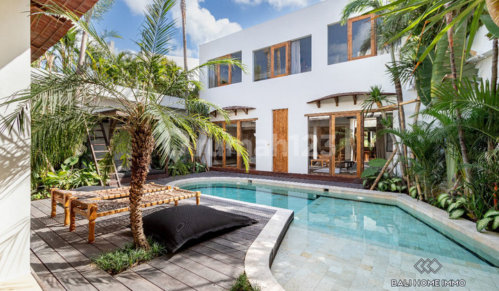 Villa Keluarga 4 Kamar untuk Dijual dan Disewa di Umalas. - Rf5930