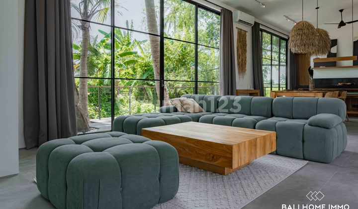 Family Villa with 4 Rooms Overlooking Rice Fields Near Tanah Lot Bali - Rf5348