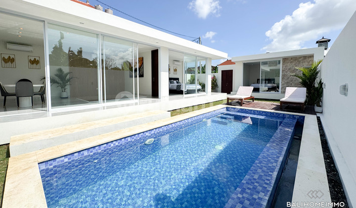 Villa 4 Kamar Tidur Menawan Dijual di Seminyak - Rf4940a