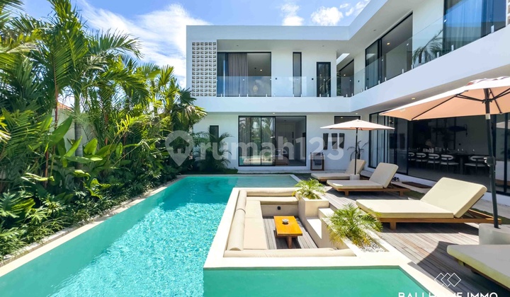 Amazing New Villa with 5 Bedrooms for Sale in Tumbak Bayuh - Rf9160
