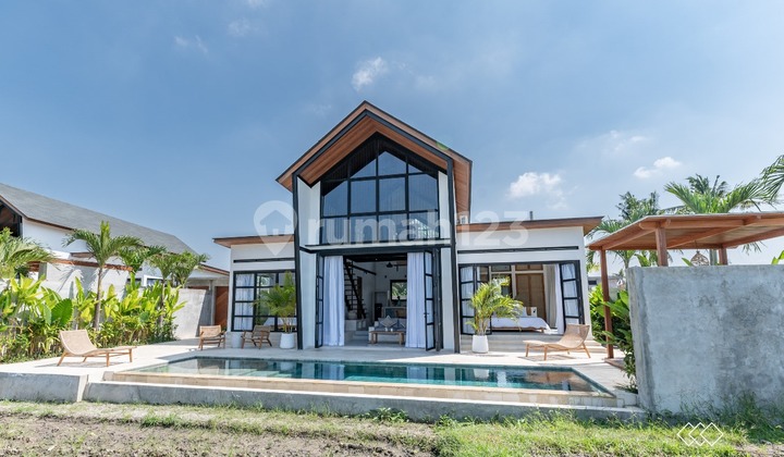 Modern 2-Bedroom Villa with Stunning Green Rice Field Views for Sale in Cepaka - Rf6690