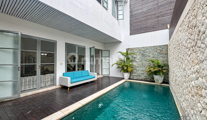 DIJUAL SEWA VILLA 3 KAMAR TIDUR DEKAT DENGAN PANTAI DI SEMINYAK BALI - RF6305A DIJUAL SEWA VILLA 3 KAMAR TIDUR DEKAT DENGAN PANTAI DI SEMINYAK BALI - RF6305A