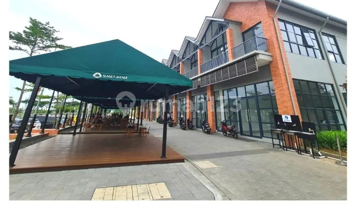 Sunset Avenue Shop House Citra Garden 8