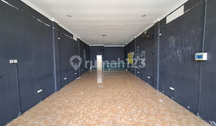 2-Story Shop House Very Crowded In The Ums Karangasem Solo Campus Area 2-Story Shop House Very Crowded In The Ums Karangasem Solo Campus Area