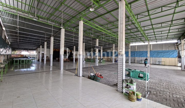 Business Space Bustling Area in Gentan Near Solo