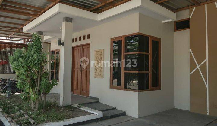 Dijual rumah semifurnished cluster onegate system di Gentan Solo lebar jln 8meter 1