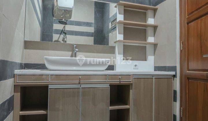 Dijual rumah semifurnished cluster onegate system di Gentan Solo lebar jln 8meter 2