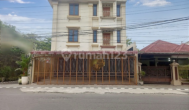 Disewakan Ruko 3 lt di Banjarsari Solo 1
