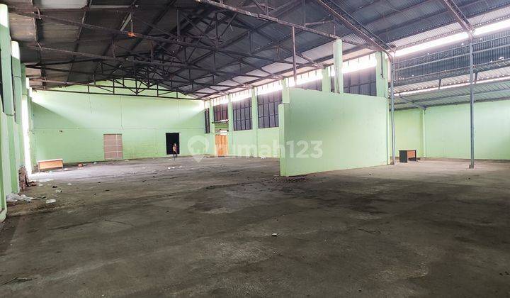 Disewakan Ruang usaha & Gudang di jl utama Jebres Solo dekat UNS akses kontainer 2
