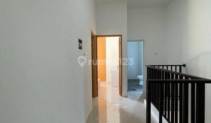 Dijual Rumah Minimalis Baru Gress 2 lt Fully Furnished Solo Baru 2