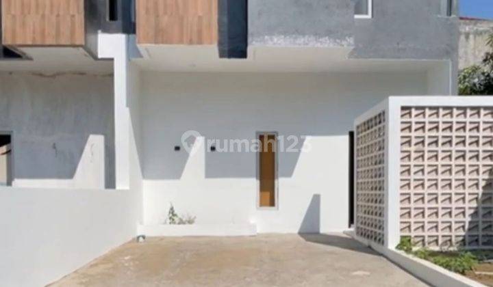 Dijual Rumah Minimalis Baru Gress 2 lt Fully Furnished Solo Baru 1