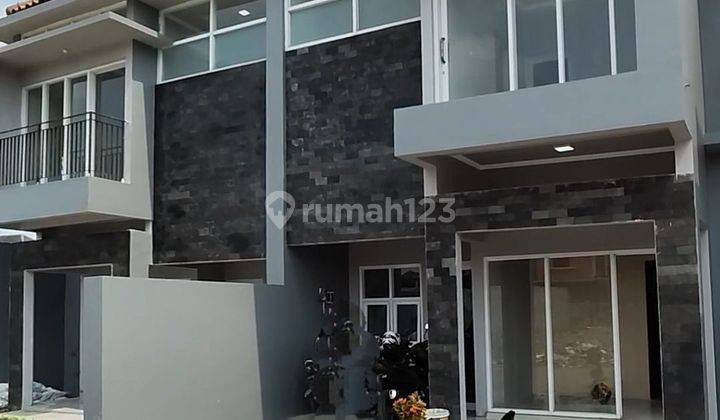 Dijual Rumah cantik minimalis 2 lt  di cluster Juanda Solo 1