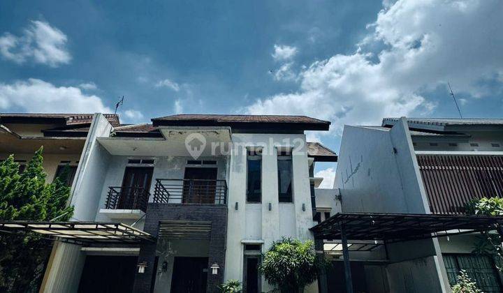 Rumah 2 lantai di cluster elite Manahan Park View Solo 1