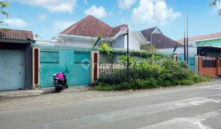 Rumah bangunan lama bisa untuk ruang usaha di Banjarsari Solo 1