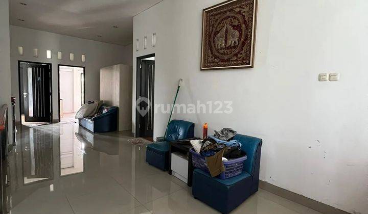 Rumah Cantik & Nyaman Fully furnished di Banyuanyar Soll 2