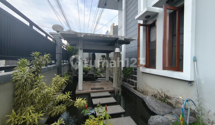 Rumah Adem Ada Kolam Koi di Colomadu Dekat Pintu Tol Klodran Solo