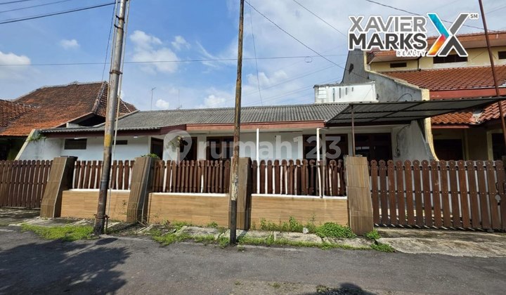 Rumah Nyaman Serba Plong bisa untuk Kantor/ Ruang Usaha di Jajar Solo