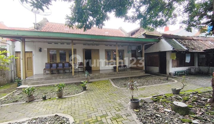 Rumah Vintage Bisa Untuk Ruang Usaha Tengah Kota Solo