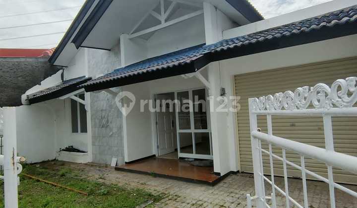Newly Renovated House in Solo Baru