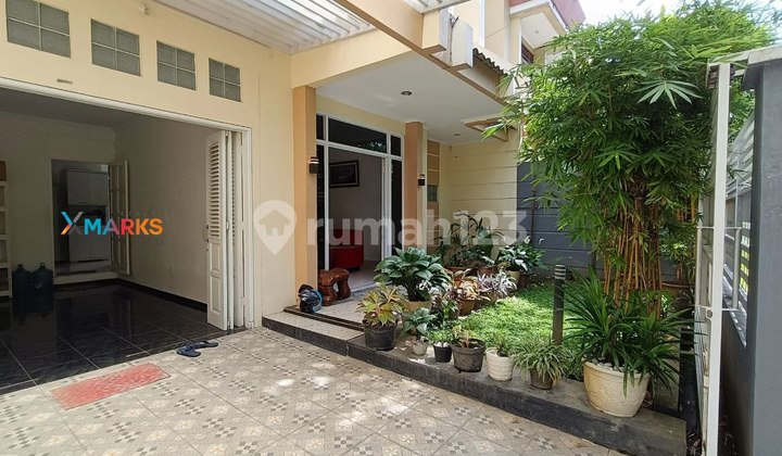 Nice Furnished 2-Story House Ready to Occupy in Solo Baru