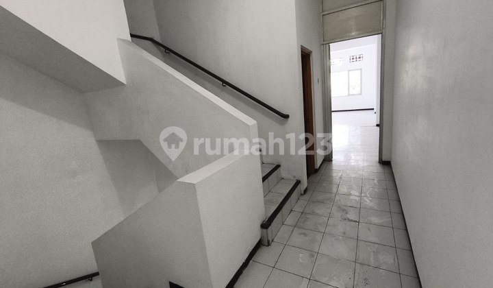 Ready-to-Use Affordable Shop House in Manahan Solo