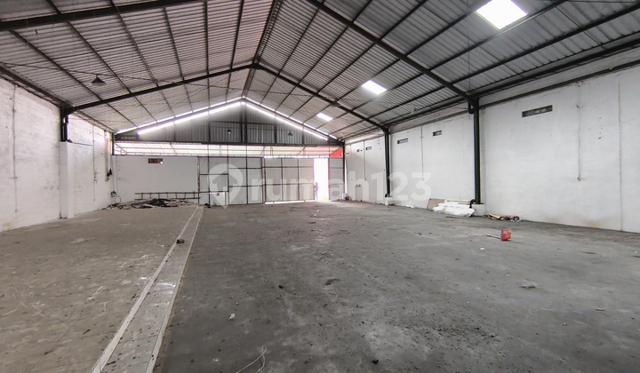 Gudang Bisa Jadi Ruang Usaha Jalan Utama Colomadu Solo Barat Gudang Bisa Jadi Ruang Usaha Jalan Utama Colomadu Solo Barat