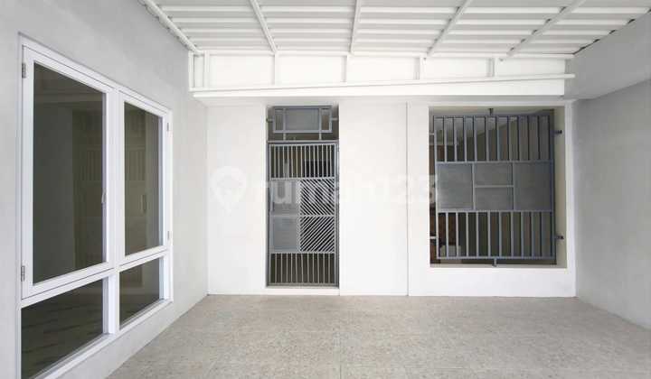 New House Comfortable Environment Near Toll in Sumber Solo 2