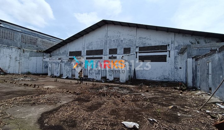 Red Zone Warehouse Container Access In Baki Near Solobaru Red Zone Warehouse Container Access In Baki Near Solobaru