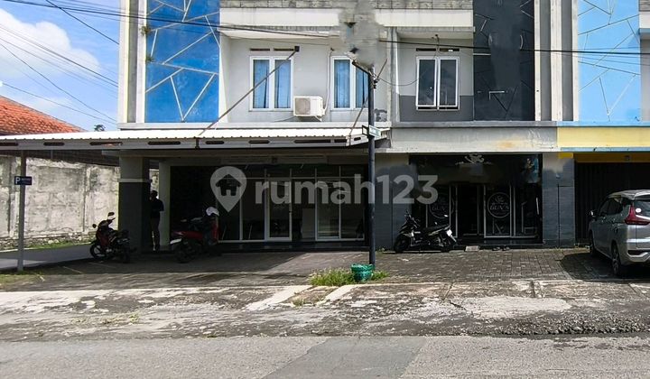 Ruko 2 Lantai Siap Pakai di Baturan Indah Dekat Solo Ruko 2 Lantai Siap Pakai di Baturan Indah Dekat Solo