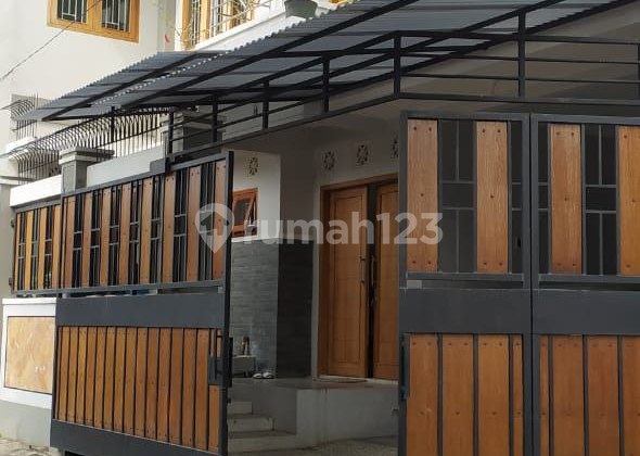 Rumah Tengah Kota Selangkah ke Solo Grand Mall Rumah Tengah Kota Selangkah ke Solo Grand Mall