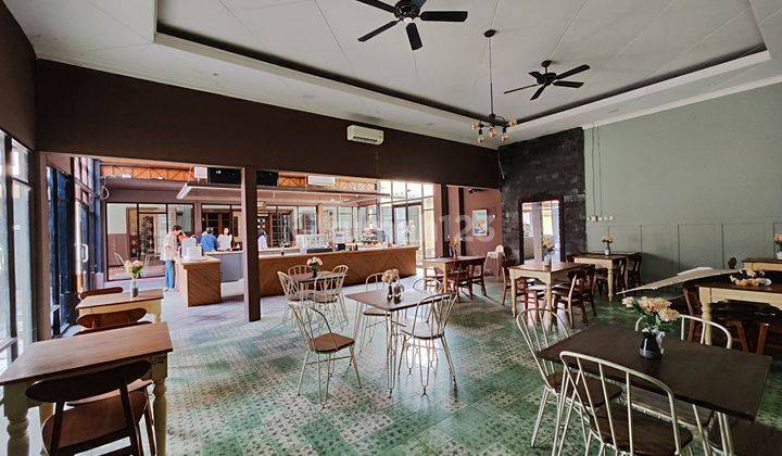 Rumah/ Ruang Usaha Siap Buka Resto/ Cafe di Solo