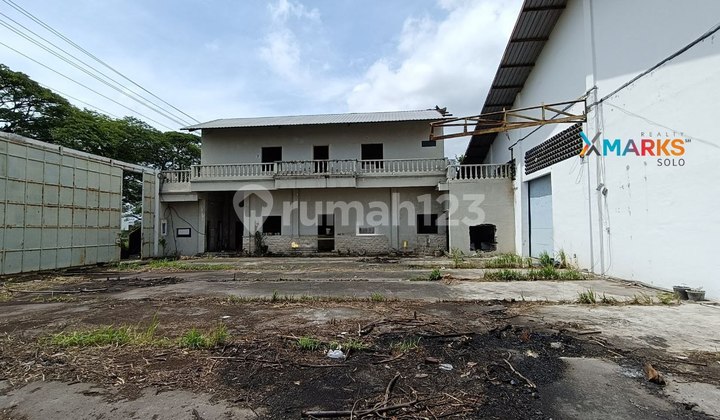 Red Zone Warehouse Container Access In Baki Near Solobaru Red Zone Warehouse Container Access In Baki Near Solobaru