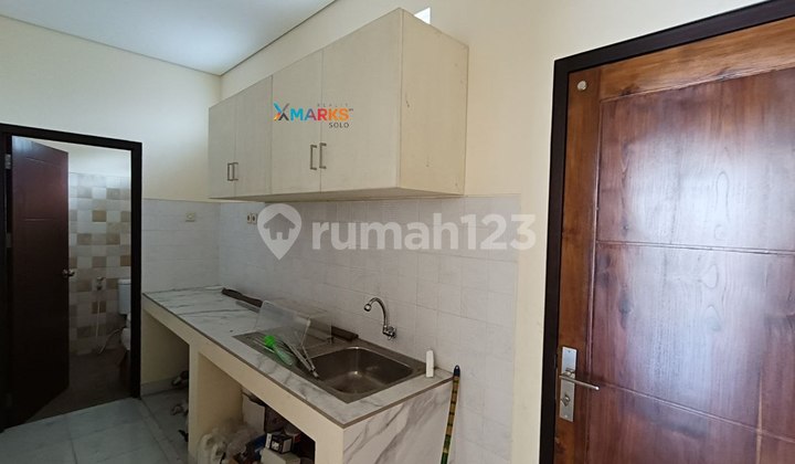 Shop House 5 Minutes to Toll, Busy Trading Area in Colomadu 2