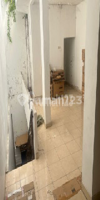 2-Story Mid-Town Shophouse Ready for Occupancy in Laweyan, Solo 2