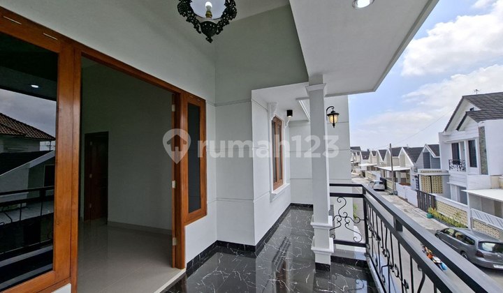 Rumah Baru American Classic Di Gentan Dekat Solo 2