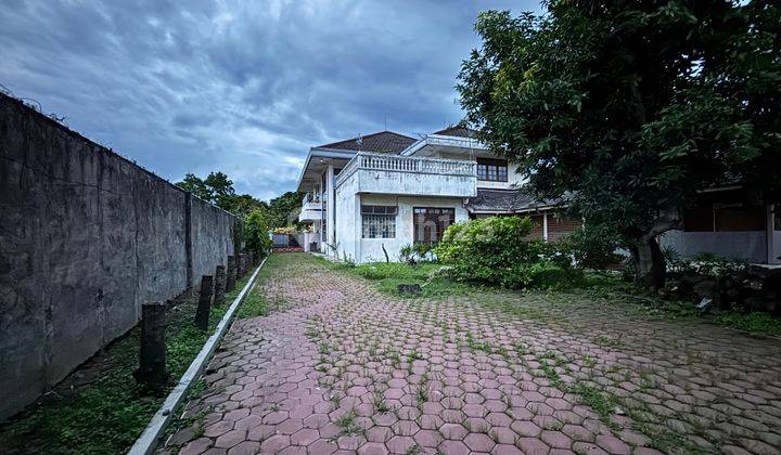 Rumah Halaman Luas Bisa 10 Mobil Bisa Untuk Kantor Di Jajar Solo 1
