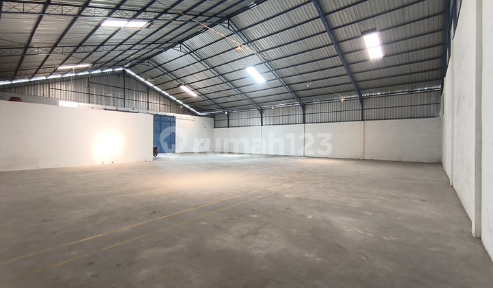 Good Warehouse with Container Access in Jaten Karanganyar