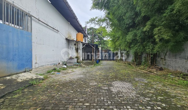 Container Access Warehouse in Jebres Solo Container Access Warehouse in Jebres Solo