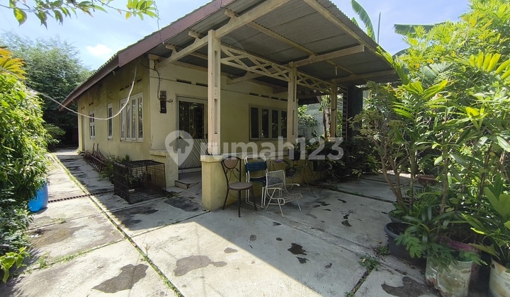 Bonus Land with Building Near Urip Sumoharjo Street, Solo Bonus Land with Building Near Urip Sumoharjo Street, Solo