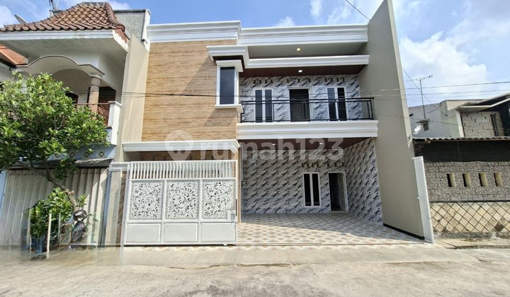New 1-Story House Ready to Move In at Baturan Colomadu Near Solo New 1-Story House Ready to Move In at Baturan Colomadu Near Solo
