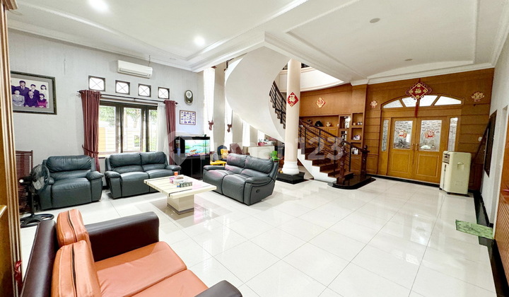 For Sale: Villa Hook in Cemara Asri Complex 2