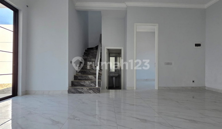 For Rent: Villa in the Citraland Sampali Complex